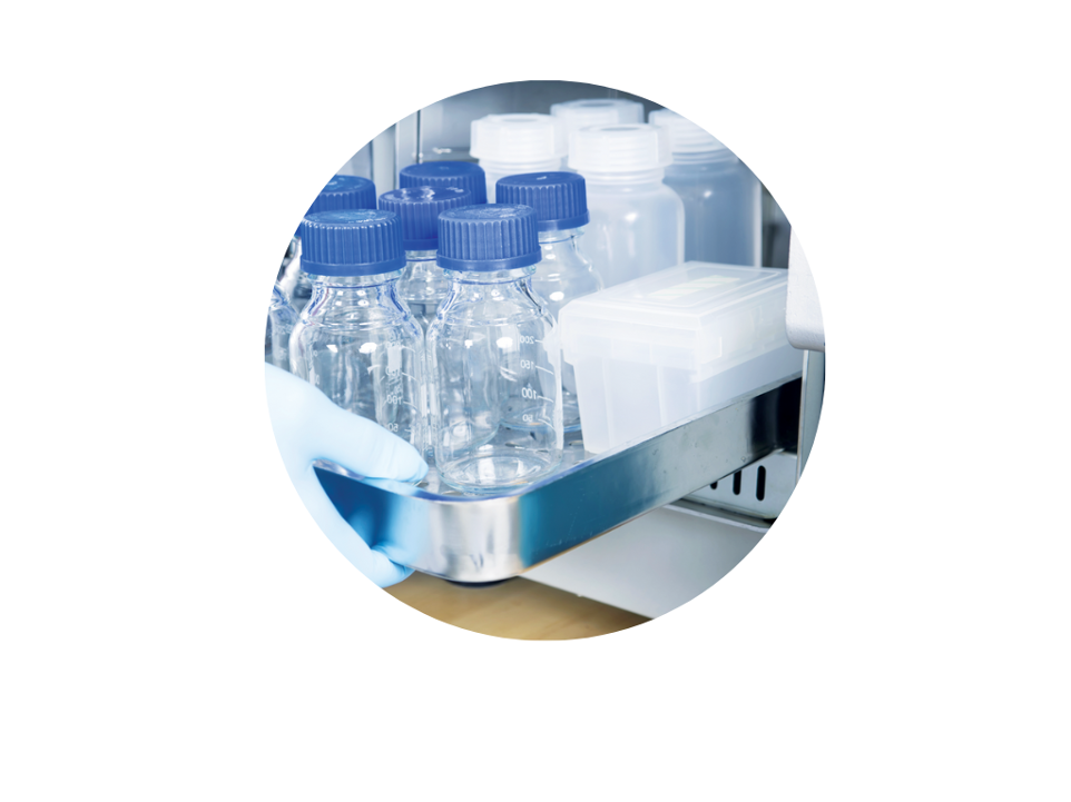 Sample Preparation illustration of a rack containing clean medium bottles and centrifugation bottles